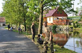 rybarske-zavody-deti--o-cenu-kapra-pepika-